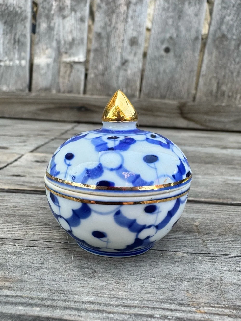 Vintage Mini Thai Benjarong Blue & White Porcelain Ring Trinket Box 2.5